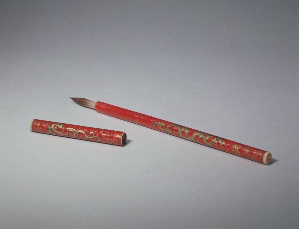 图片[1]-Red paint painted with gold Kui phoenix tube and brush-China Archive